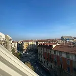 Porta Venezia, Monolocale Con Vista Sui Tetti