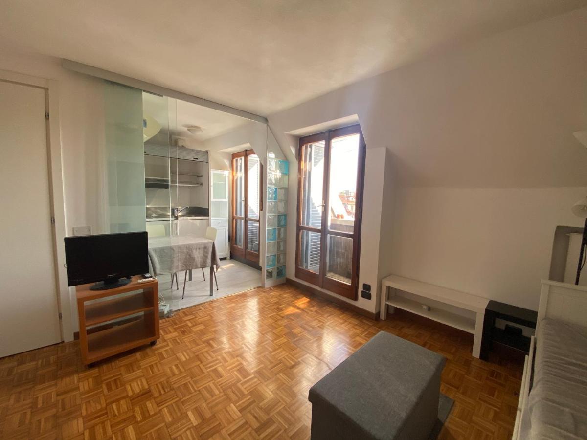 Apartment Porta Venezia, Monolocale Con Vista Sui Tetti Mailand