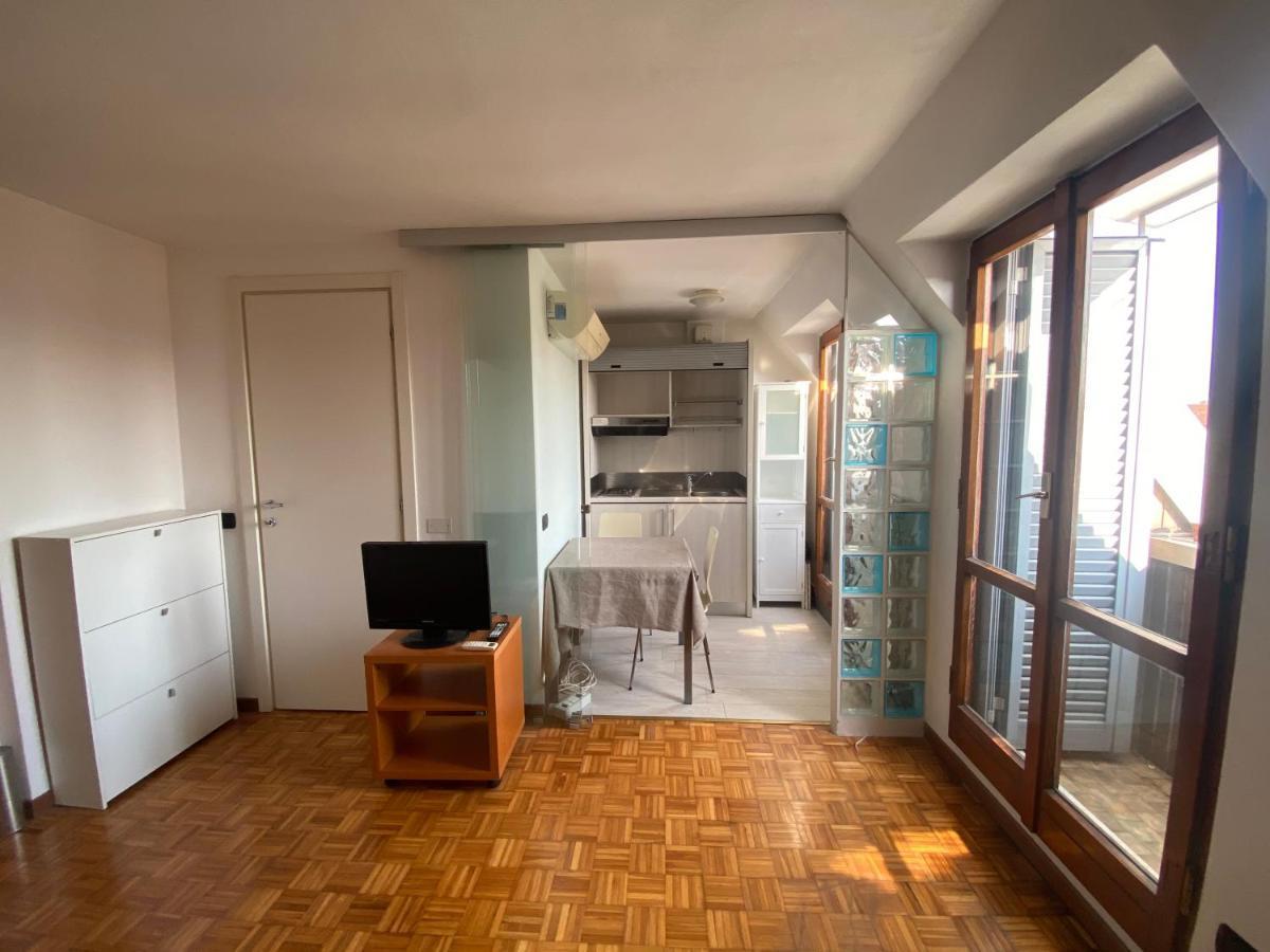 Porta Venezia, Monolocale Con Vista Sui Tetti * Milano